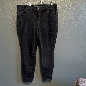 m jeans by Maurice’s. Black Mid-Rise Skinny Jean. XL Reg